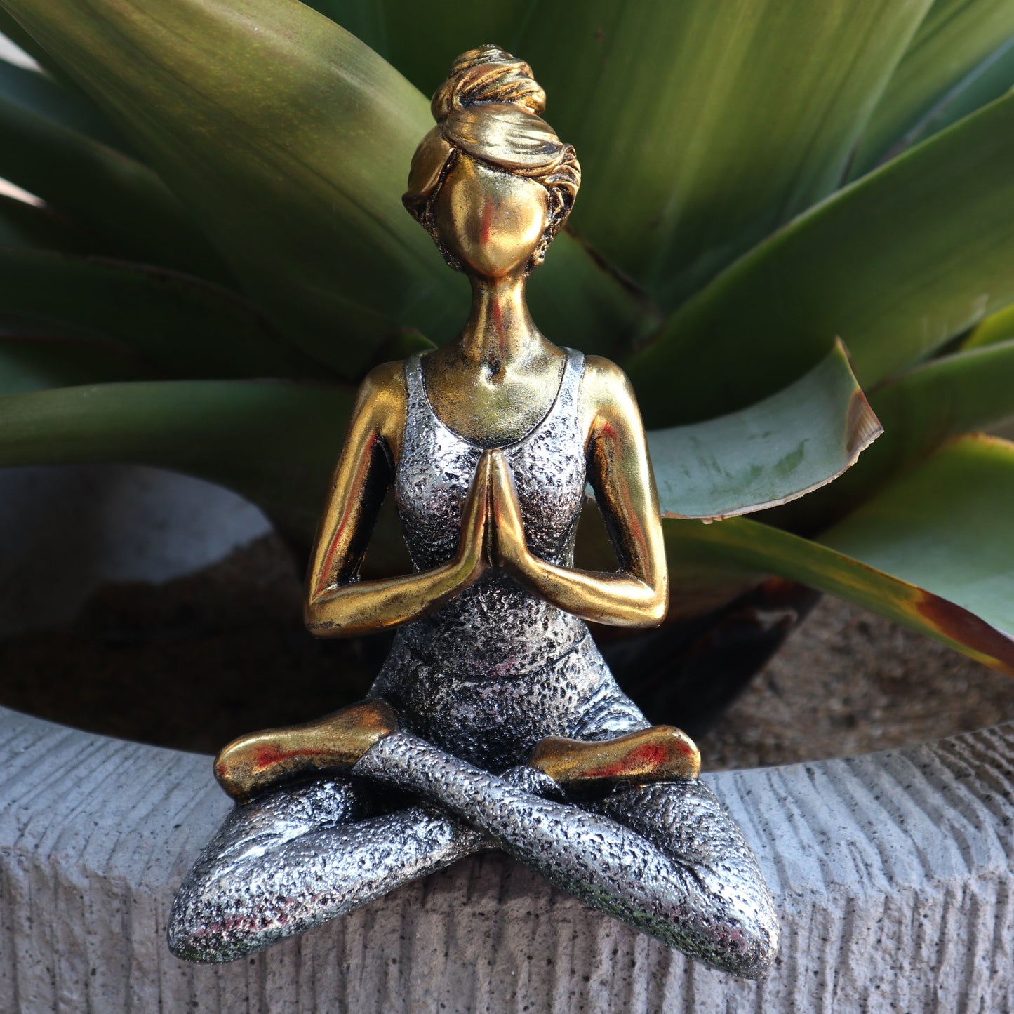 Yoga Lady Figure - Χρυσό & Ασιμή 24cm