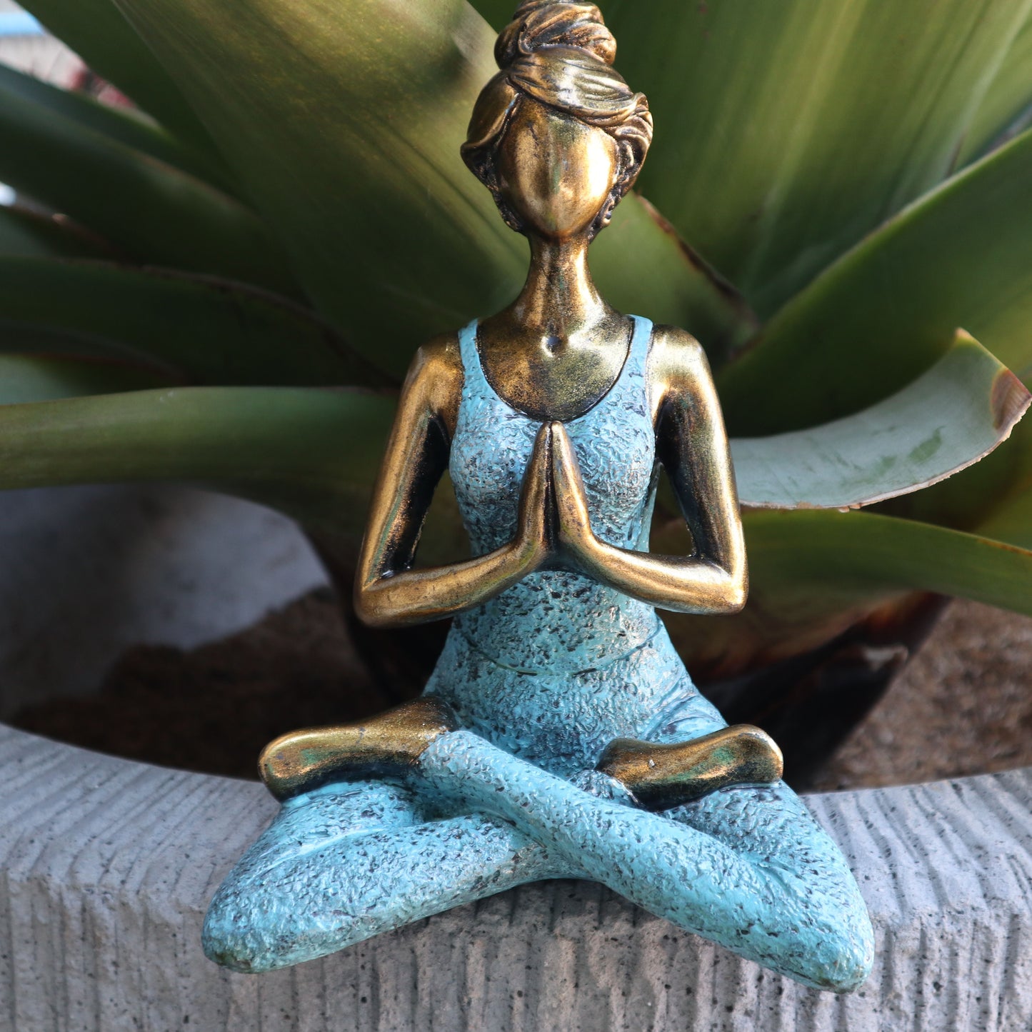 Yoga Lady Figure - Χρυσό & Τουρκουάζ 24cm