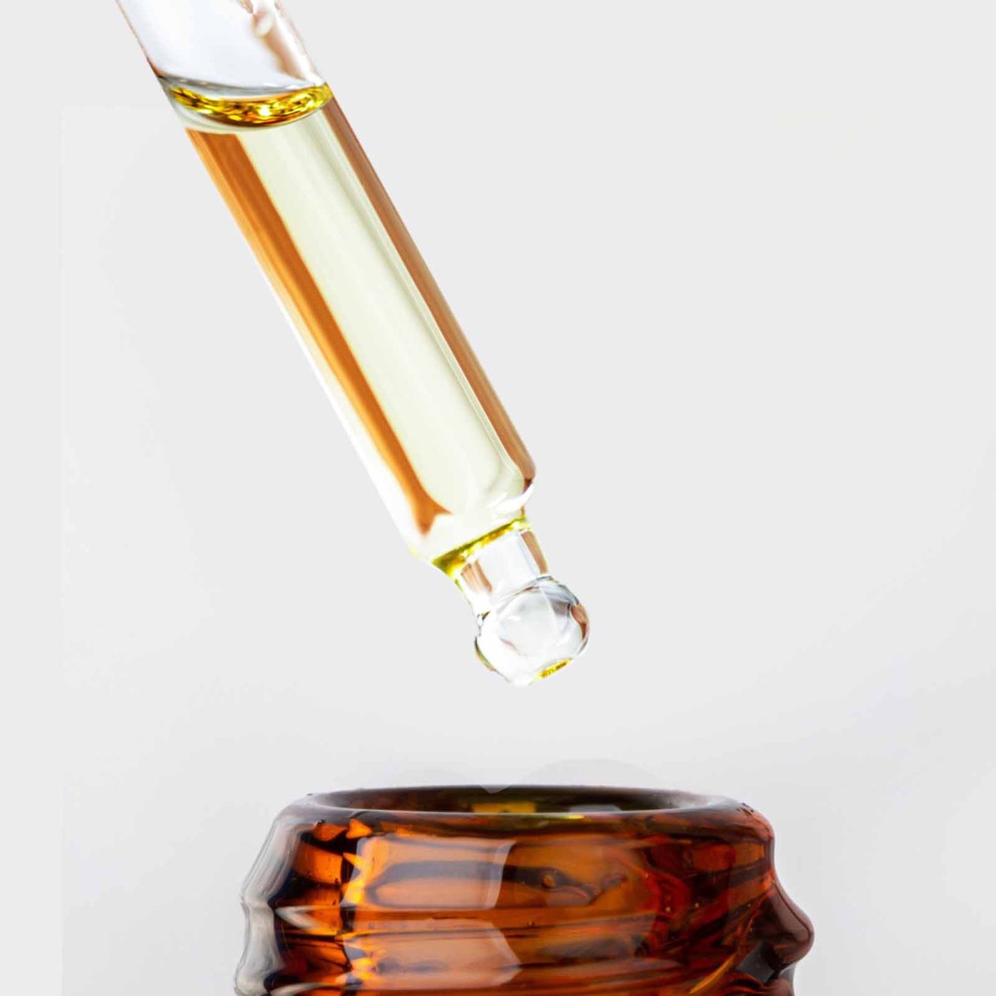 Πολυτελής Ορός Προσώπου με Υαλουρονικό Οξύ & Βιταμίνη B5