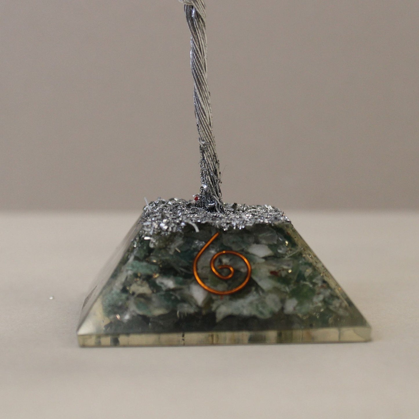 Δέντρο Ημιπολύτιμων Λίθων με Βάση Οργονίτη - 80 Πέτρες - Μόσχος Αχάτης